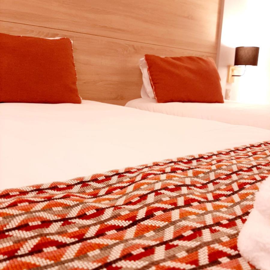 Logis Hotel Relais Saint Jacques - Chateauroux Déols Esterno foto