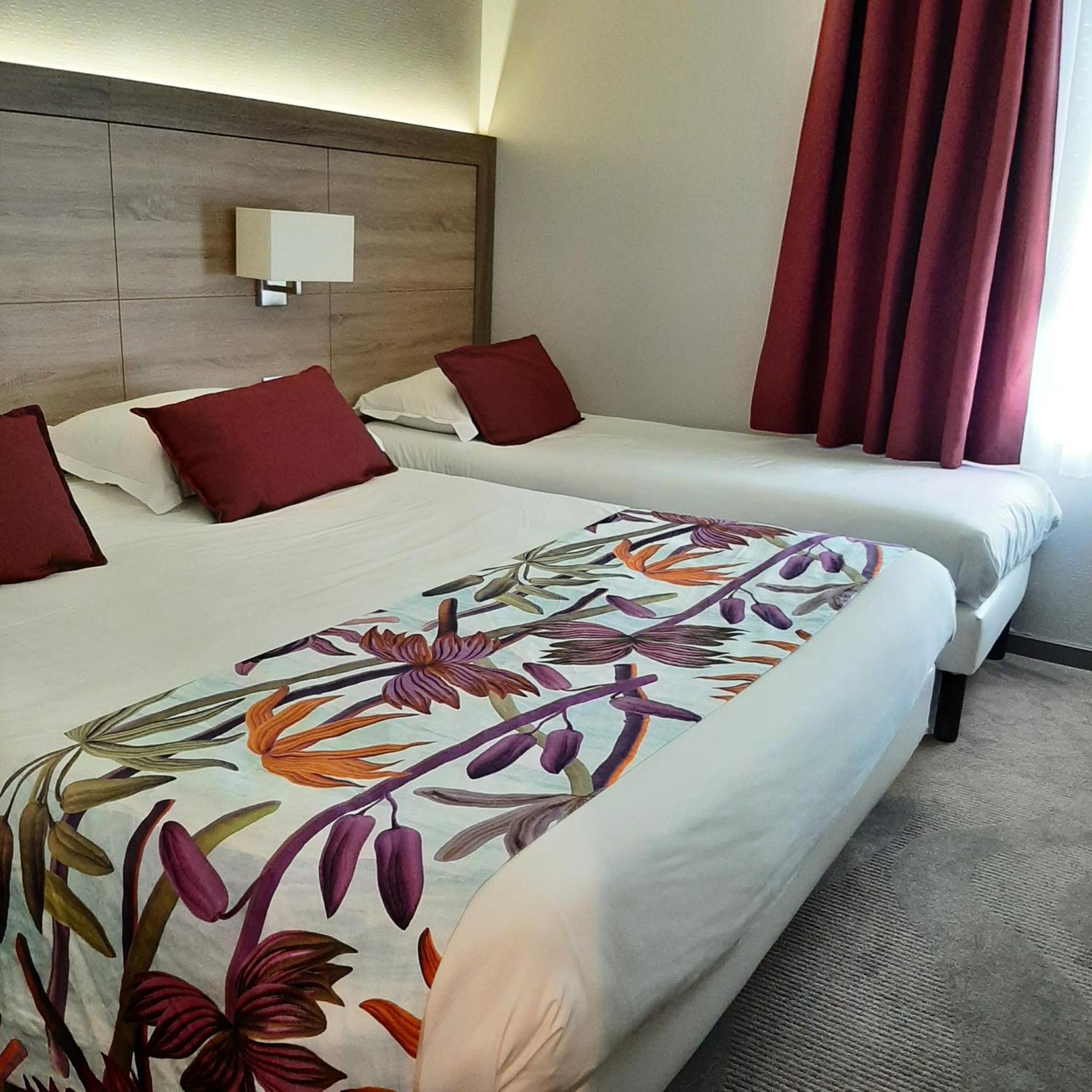 Logis Hotel Relais Saint Jacques - Chateauroux Déols Esterno foto