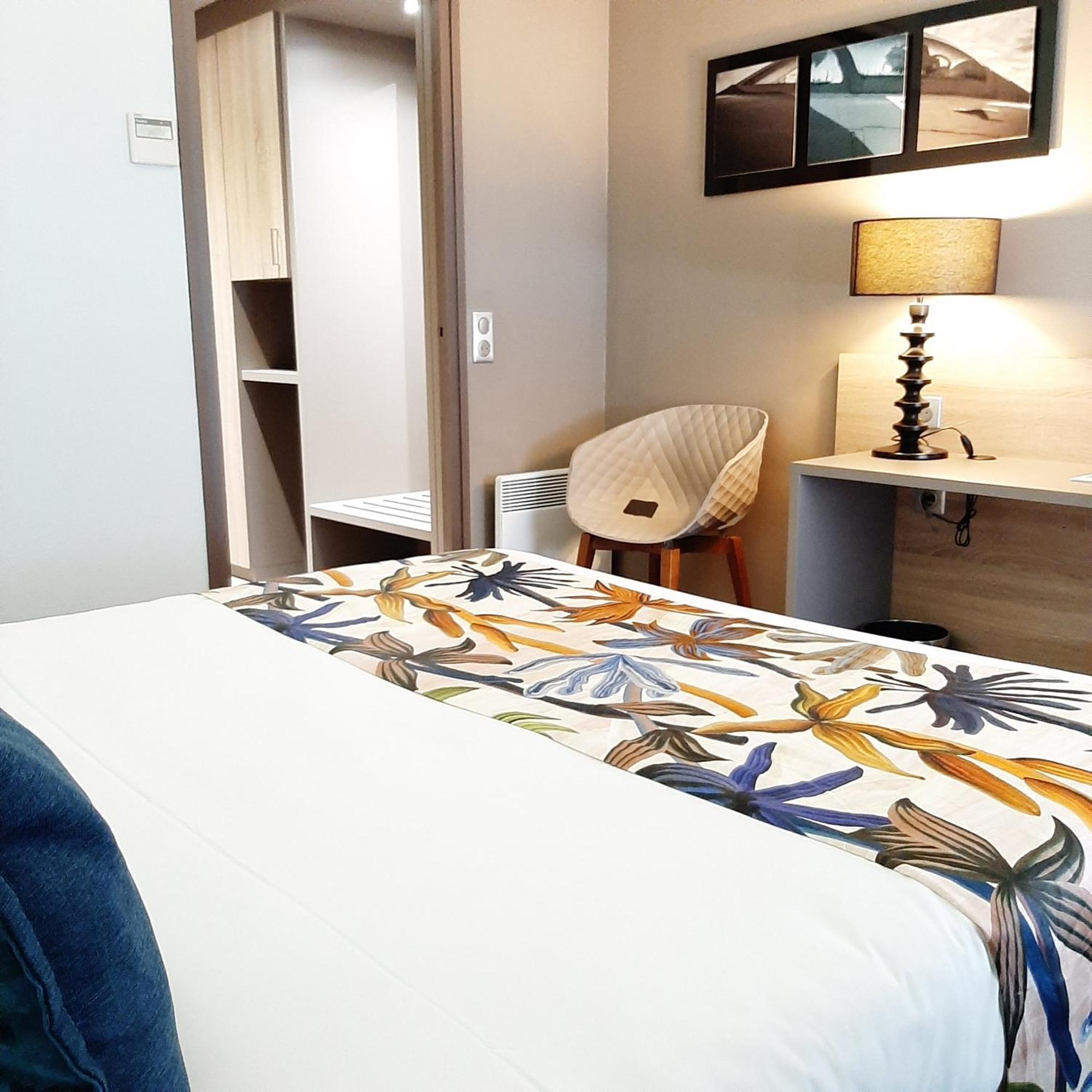Logis Hotel Relais Saint Jacques - Chateauroux Déols Esterno foto